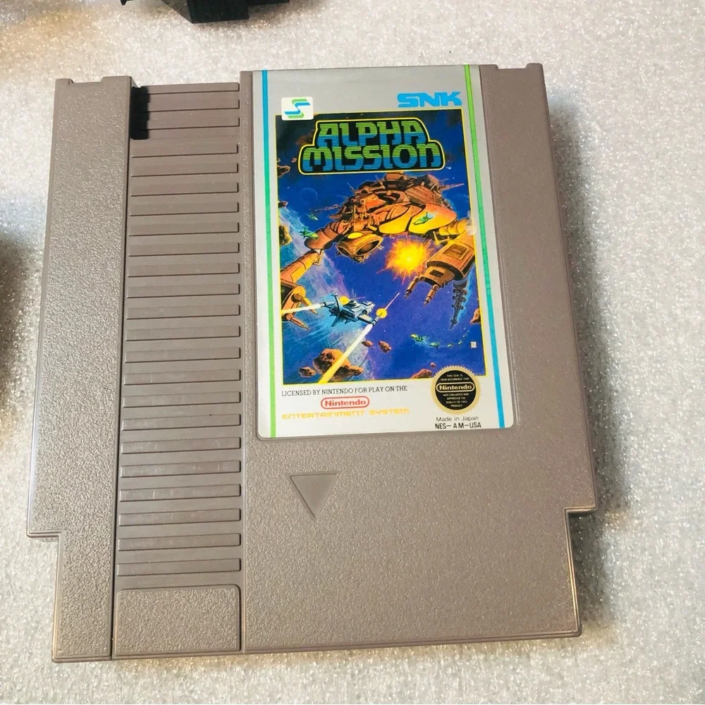 Nintendo Original NES-001 NES Console Bundle W/ 1 game OEM cord, zapper Tested